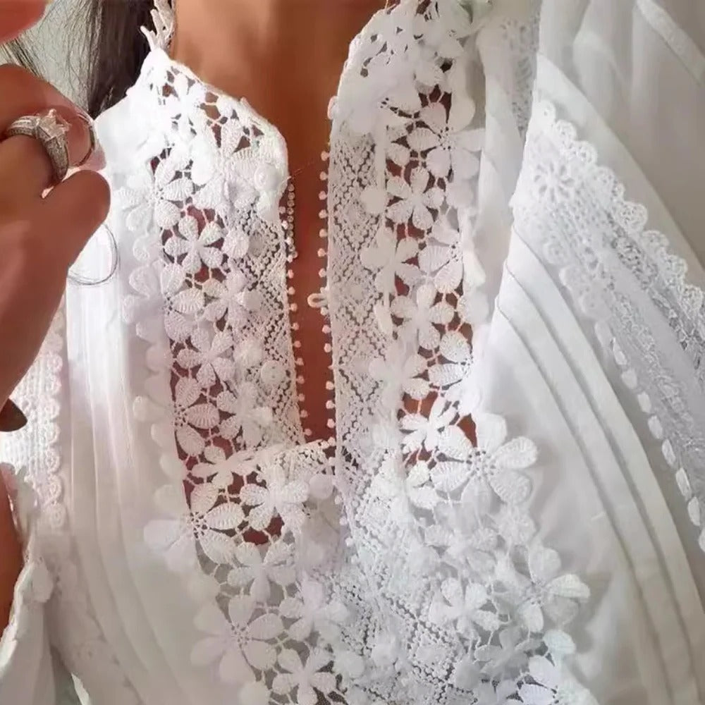 Timeless Elegant Blouse for Women - Sophisticated Style with a Flattering Fit